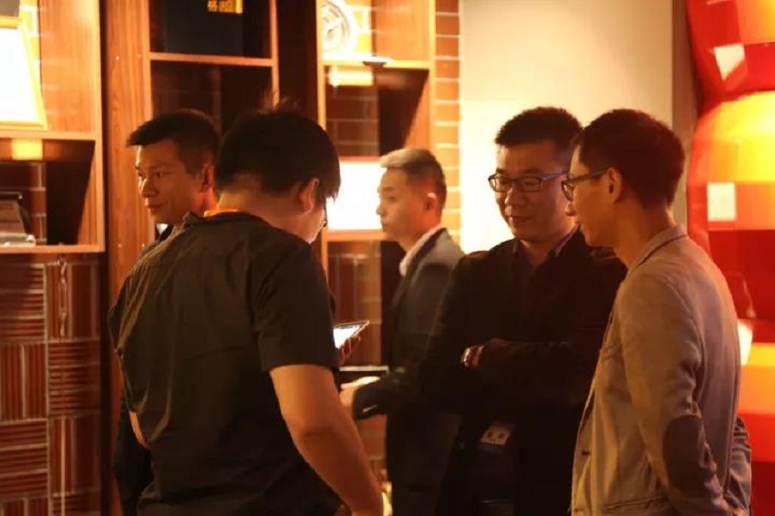 上海市咸宁商会第一期下午茶之中小微企业融资沙龙成功举行