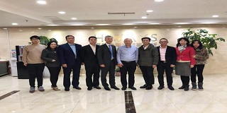 上海市咸宁商会一行拜访海华永泰律师事务所